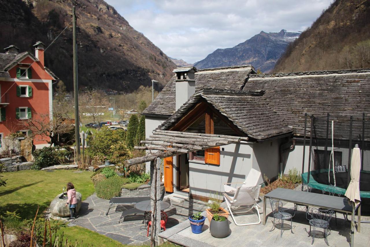 Myverzasca Resort Casa Rossa Brione  Exterior photo
