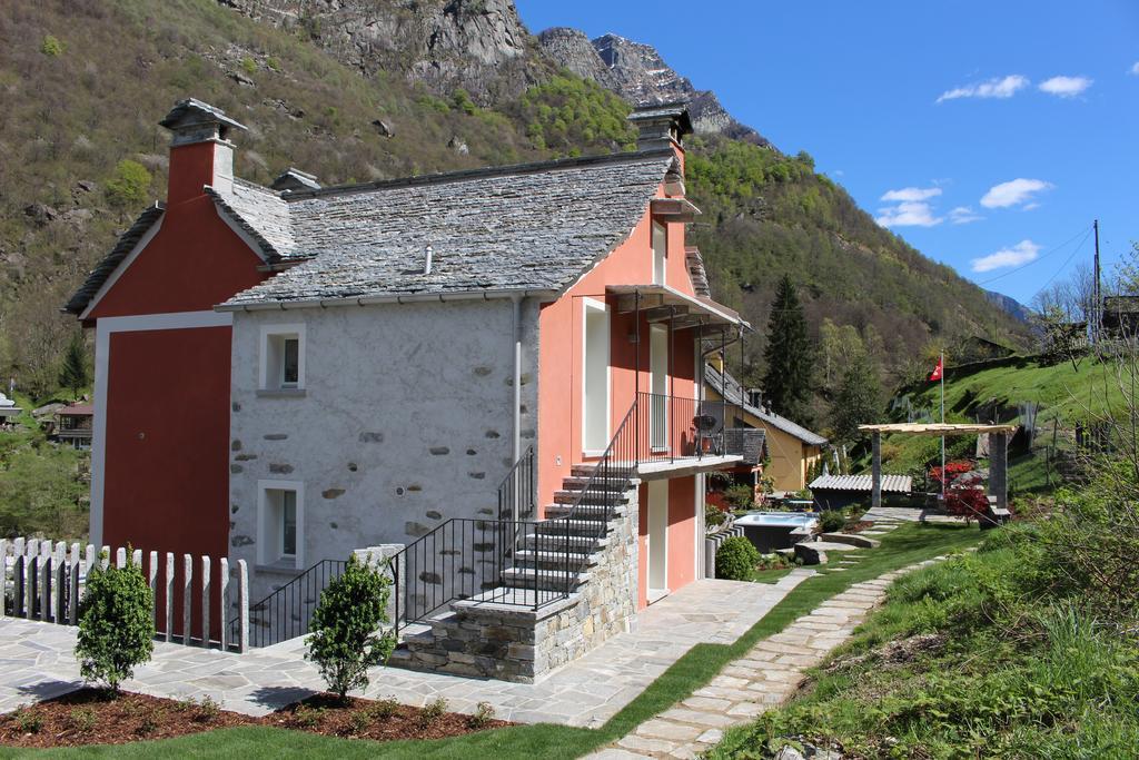 Myverzasca Resort Casa Rossa Brione  Exterior photo