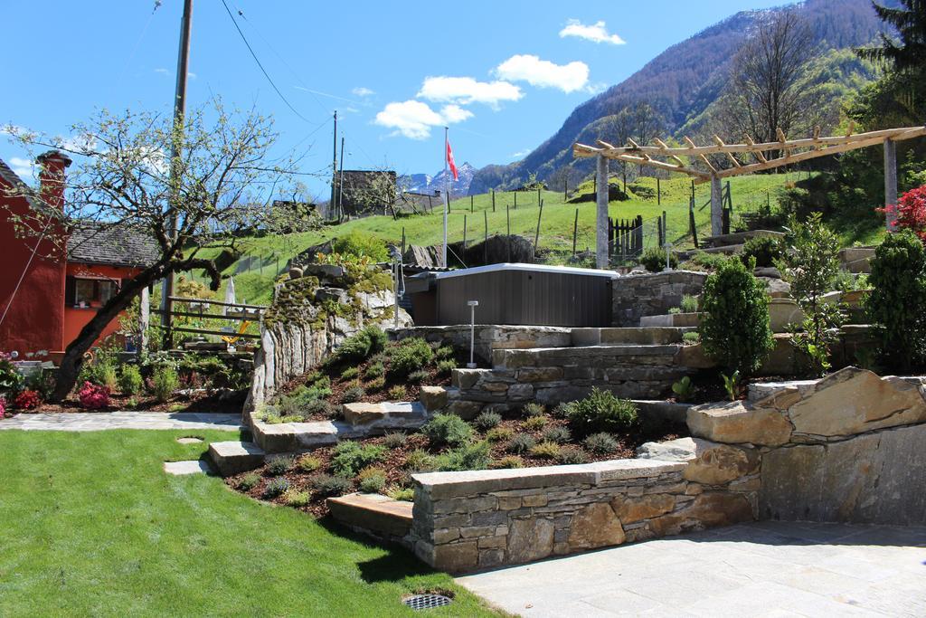 Myverzasca Resort Casa Rossa Brione  Exterior photo